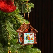 The toy on the tree 