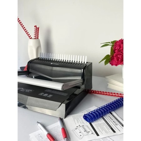 A brochure for the plastic spring of Geleos, perforation up to 22 sheets, weaves up to 500 sheets-8