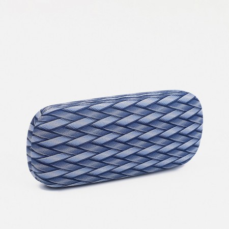 Case for glasses on the cracker, the color is blue