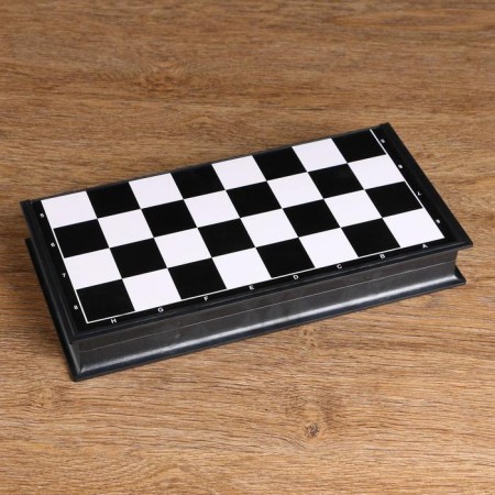 Hand chess plastic, 31 x 31 cm, King H-6.5 cm, pawn H-3 cm-3