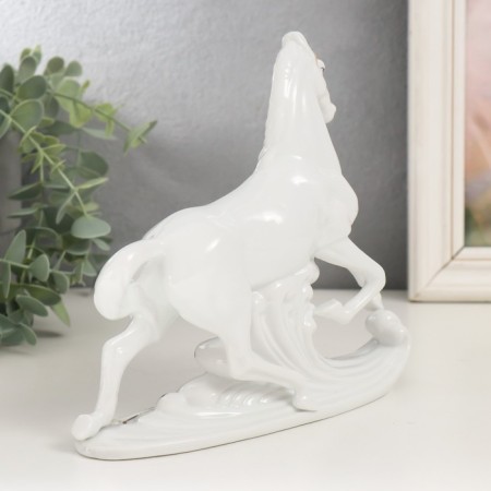 Souvenir ceramics "Arabic horse" White with gold 17.5x6x20.5 cm-2