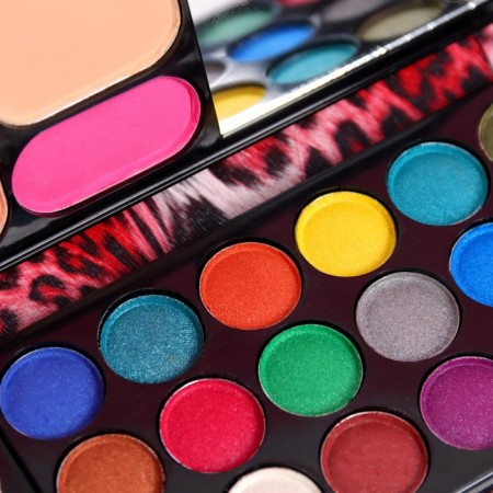 A set of decorative cosmetics: shadows 18 colors, blush 2 colors, powder, bronzer, mirror, mix-6