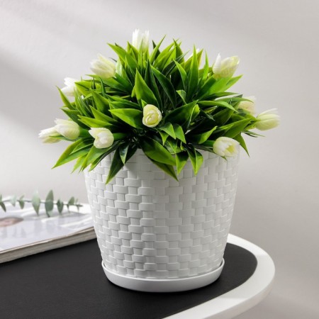 Pot for flowers with the Podon "Rotan", 2 l, the color is white