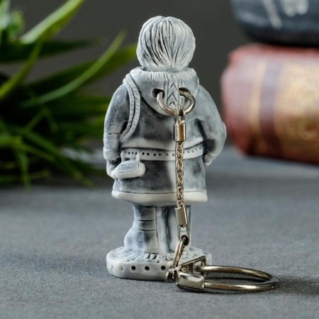 Keychain "Hunter with a spear and ax" 5.5cm-2