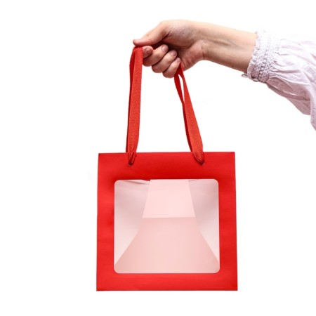 Crafts with a square bottom and window, 20 x 20 x 20 cm, red