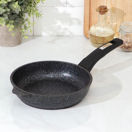 Granite Star pan, d = 20 cm, plastic handle, anti -stick coating, black color