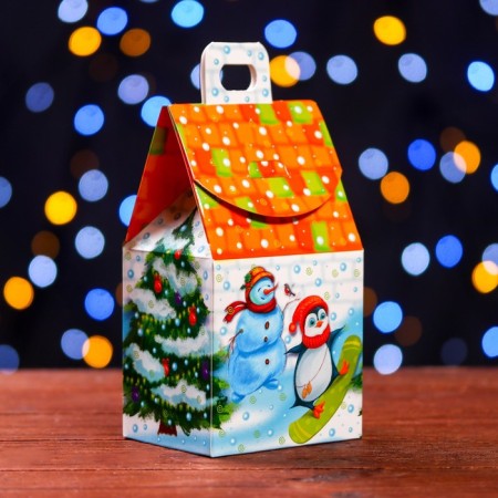 Gift box "Winter courtyard house", 9.1 x 7 x 15.7 cm-1