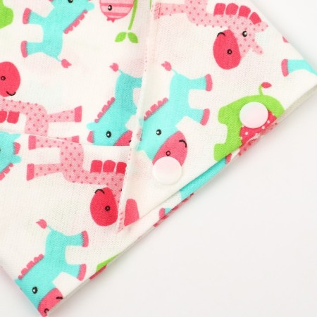 Bandana Bibslate Bibslate/Snoby for feeding, waterproof with a teetker on a button, pink color, mix-7