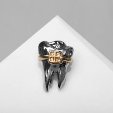 Brooch 