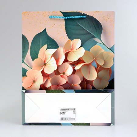 Laminated packet "Flowers", M 26 × 32 × 10 cm-1