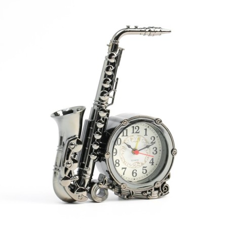 Clock - desktop an alarm clock, discrete move, d -6.5 cm, 18.5 x 15 cm, aa-2