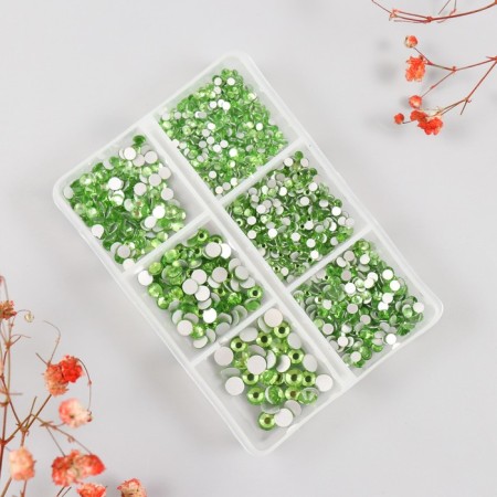 Decor for creativity Glass "Rhinas. Green" d = 2-4.8 mm nr 1188 pcs 6x8x1.5 cm