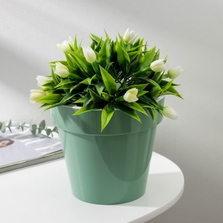 Kashpo for flowers with an insert "Porto", 2.4 liters, jade color
