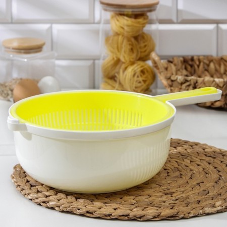 A colander with a pallet, d = 25 cm, plastic, color mix