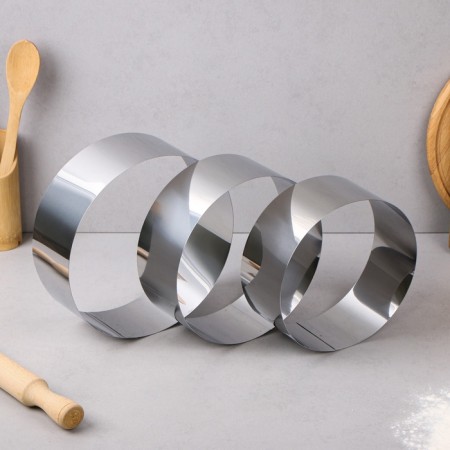 A set of baking forms and calculation "Circle", d-20, 22, 24, h- 8.5 cm, 3 pcs-4
