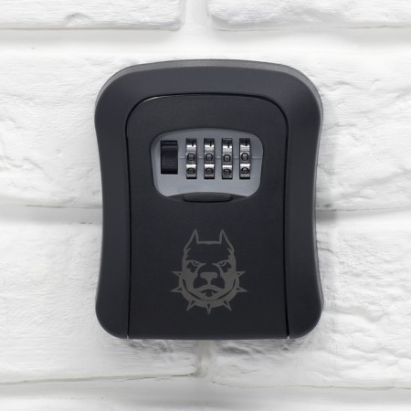 The keybox is wall -mounted with the “Watchman” code castle, 12 x 9.6 x 4 cm.