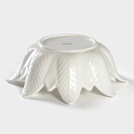 Porcelain salad Magistro "Blanche. Flower ", d = 30.6 cm, white color-3