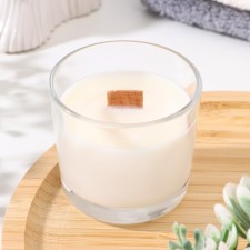 A candle made of soy wax in a glass with a wooden wick Vanilla Kapuchino, 65 grams