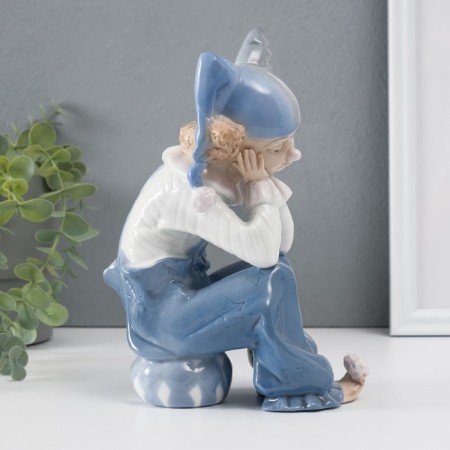 Souvenir Ceramics "Clown after the performance" Color 20x14.5x9 cm-2