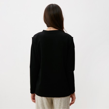 Jumper (longshit) with open shoulders of the river. 46 black-5