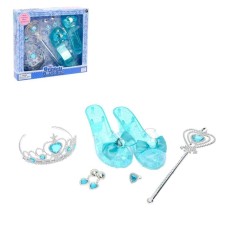 A set of accessories for the little fashionista 