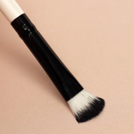 A set of makeup brushes "stripes", 8 objects, a lightning cover, white/black color-9