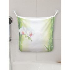 Organizer in a bathtub on the suction cups 