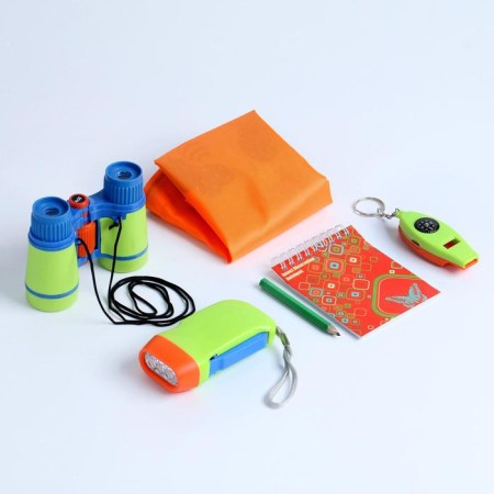Set of a young researcher with binoculars and a flashlight-1