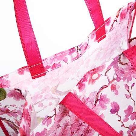 The bag is economic on the button, the color is raspberry-2