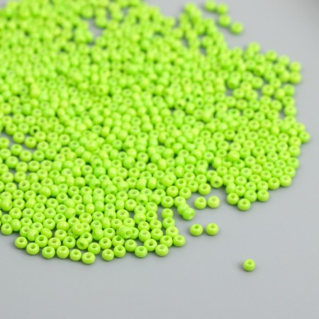 Glass bead 12/0 "lime" smooth No. 679 450 gr