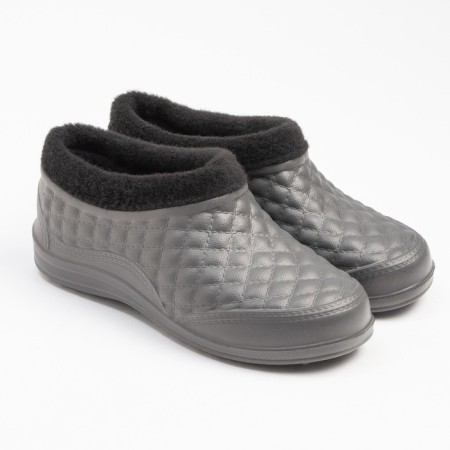 Galos are insulated, color mix, size 38