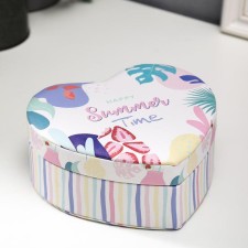 Casket to the leatherette for jewelry heart 