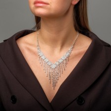 The necklaces of the “sparks” of the pendants, the color is white in silver, 30 cm