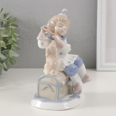 Souvenir Ceramics "Clown on a chest with a dog" 8.7x11x15 cm-3