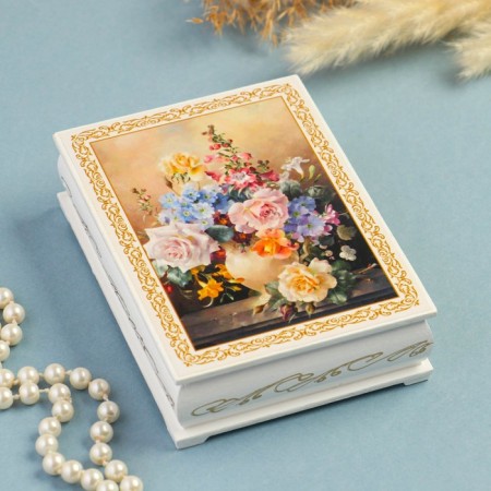 Casket "Bouquet of flowers in a vase", white, 10 × 14 cm, lacquer miniature