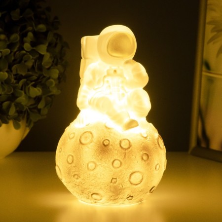 Night-night "Cosmonaut on the Moon" LED from 3xlr44 batteries white-black 10x10x17 cm-2