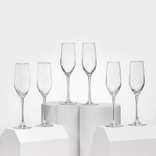 Set of glass glasses for champagne 