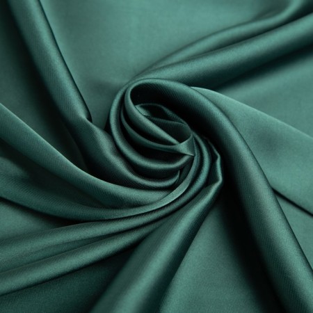 The scarf is plain, the color is green, size 70x70-3