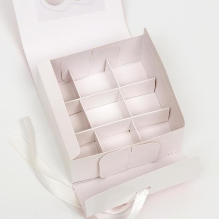 Gift box team with the window "heart", 11.5 x 11.5 x 5 cm-3
