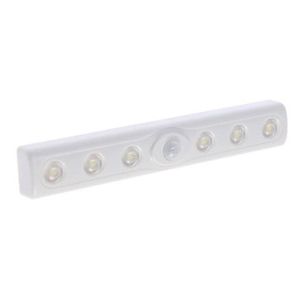 The LED lamp with the engine sensor., 6 LED, 50 lm, 3.5 watts, from BAT. 3*aaa, 6500k, white