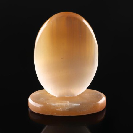 Icon icon on the supply with the background "B.M. Leared color", Selenite-3