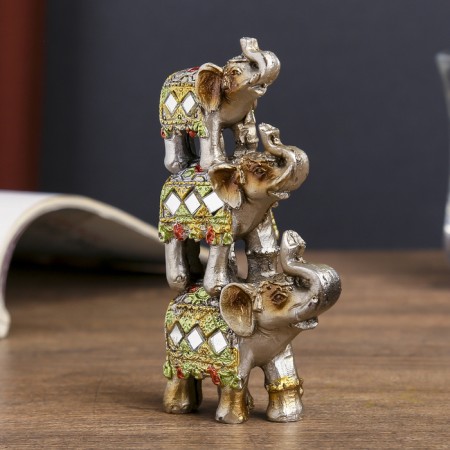 Souvenir Polystone "Pyramid of 3 Elephants in Popons with a fringe" 11.8x6.7x2.8 cm