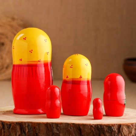 Nesting doll "traditional", yellow, 15cm, 5 puppet, manual painting-1