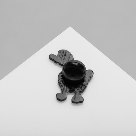 The “Goose” icon with a knife, white-orange color in ferrous metal-2