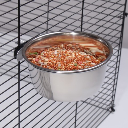 A feeder for a cage with screws on screws, 600 ml
