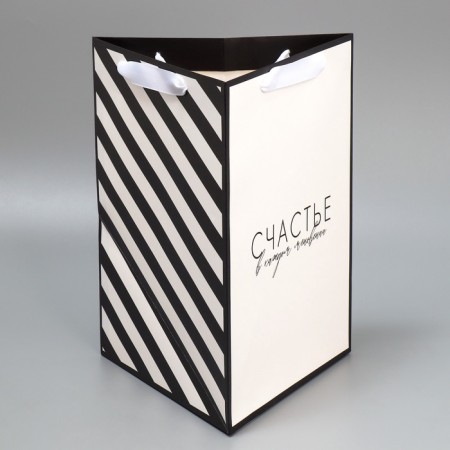 Gift package for flowers is triangular, packaging "Happiness" 23.5 x 30 x 20.5 cm-3