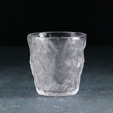 A glass of glass shade 
