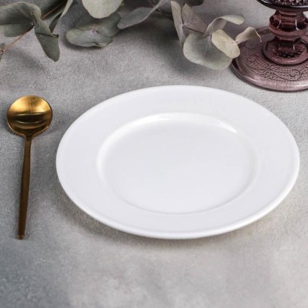 Porcelain porcelain plate, d = 15 cm-1