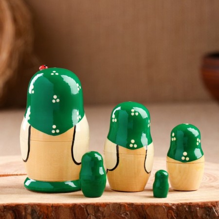 Matryoshka "God's cow", green dress, 5 puppet, 10-12 cm-1