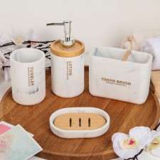 A set of accessories for the bathroom 